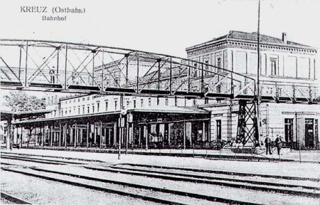 Alte Fußgängerbrücke über die Bahngleise